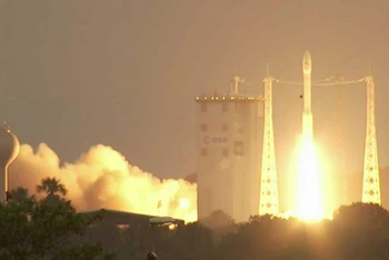 Tên lửa đẩy Arianespace Vega của châu Âu mang theo vệ tinh Napa-1 của Thái Lan được phóng lên từ vùng lãnh thổ Guiana thuộc Pháp. (Ảnh: Bangkok Post)