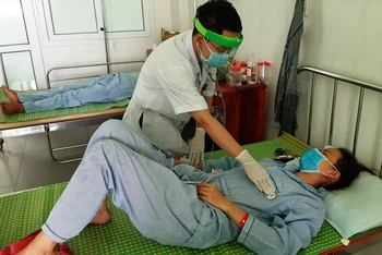 Một bệnh nhân nghi ngộ độc pate Minh Chay.