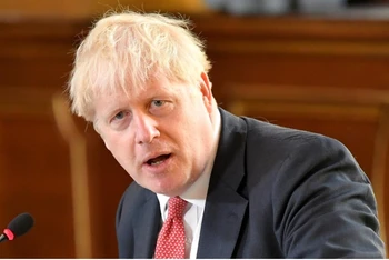 Thủ tướng Johnson phát biểu trong cuộc họp nội các nước này tại London, ngày 1-9. (Ảnh: Reuters)