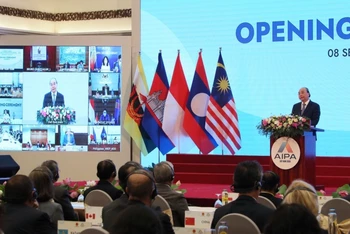 Phát biểu khai mạc trên cương vị Chủ tịch ASEAN 2020, Thủ tướng Nguyễn Xuân Phúc nhấn mạnh, trong những thập kỷ qua, hợp tác Nghị viện AIPA luôn có vai trò quan trọng, phối hợp cùng chính phủ các quốc gia thành viên ASEAN củng cố và duy trì môi trường hòa bình, an ninh, ổn định; hợp tác và phát triển; tăng cường gắn bó giữa người dân các quốc gia ở khu vực…