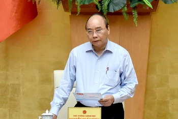 Thủ tướng Nguyễn Xuân Phúc phát biểu tại cuộc họp. (Ảnh: TRẦN HẢI)