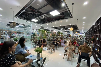 Họp báo giới thiệu tổ hợp Nhà sách - Cafe sách và Khu vui chơi giáo dục Tân Việt.