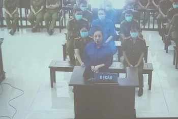 Bị can Nguyễn Thị Dương, vợ “Đường Nhuệ” lĩnh án 1 năm 6 tháng tù giam (Ảnh chụp qua màn hình)
