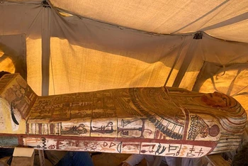 Tìm thấy 27 quan tài cổ 2.500 năm ở Ai Cập