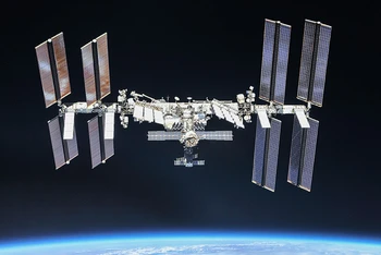 Hình ảnh Trạm Vũ trụ quốc tế quay quanh Trái đất vào tháng 10-2018. Ảnh: NASA.