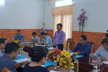 Phó Chủ tịch HĐND tỉnh Cà Mau phát biểu tại cuộc làm việc với UBND huyện Đầm Dơi vào sáng 24-9.
