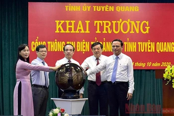 Khai trương Cổng thông tin điện tử Đảng bộ tỉnh Tuyên Quang