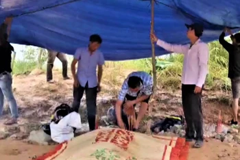 Thi thể anh Phạm Thành Luân được tìm thấy cách hiện trường bị lũ cuốn trôi khoảng 500m.