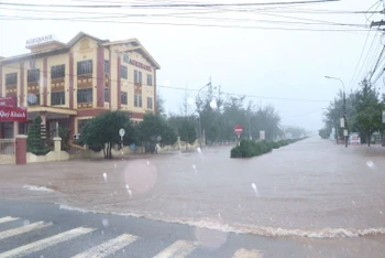 Mưa lớn gây ngập tại Nam Định (Ảnh: TRẦN KHÁNH)