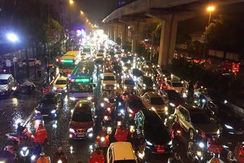 Nhiều tuyến phố tại Hà Nội thường xuyên ùn tắc vào giờ cao điểm trong thời gian gần đây.