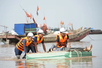 USAID giúp Việt Nam ứng phó cơn bão ở Nam Định năm 2016.