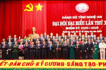 Ra mắt Ban Chấp hành Đảng bộ tỉnh Nghệ An khóa 19 nhiệm kỳ 2020-2025