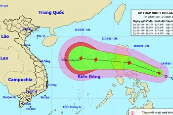 Vị trí và hướng di chuyển của áp thấp nhiệt đới gần Biển Đông. (Nguồn: kttv.gov.vn)