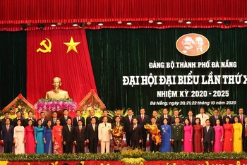 Ra mắt Ban Chấp hành Đảng bộ TP Đà Nẵng khóa 22, nhiệm kỳ 2020 - 2025. 