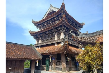 Tháp chuông chùa Keo, một biểu tượng văn hóa của quê lúa Thái Bình.