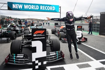 Hamilton đánh dấu kỷ lục mới của đường đua F1 khi lần thứ 92 thắng chặng. (Ảnh: F1)