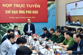 Thủ tướng Nguyễn Xuân Phúc chỉ đạo công tác ứng phó bão số 9