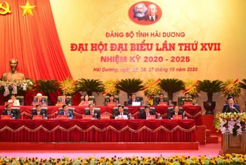 Đoàn Chủ tịch Đại hội Đảng bộ tỉnh Hải Dương.