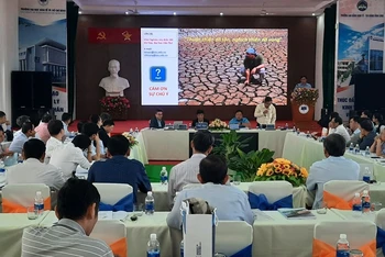 Hội thảo “Chính sách thích ứng biến đổi khí hậu ở đồng bằng sông Cửu Long” được tổ chức tại Trường đại học Kinh tế TP Hồ Chí Minh – Phân hiệu Vĩnh Long, ngày 30-10. 