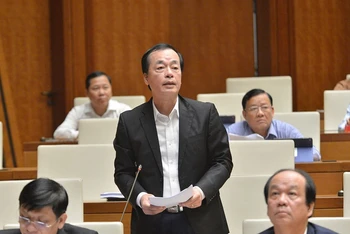 Bộ trưởng Xây dựng Phạm Hồng Hà trả lời chất vấn của đại biểu Quốc hội