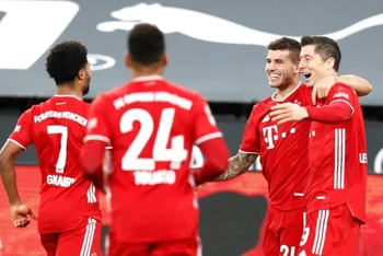 Gặp nhiều bất lợi nhưng Bayern Munich vẫn biết cách khuất phục Dortmund ở trận “Siêu kinh điển” nước Đức. (Ảnh: FC Bayern)