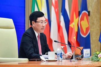 Phó Thủ tướng, Bộ trưởng Ngoại giao Phạm Bình Minh chủ trì Hội nghị Bộ trưởng Ngoại giao ASEAN. (Ảnh: Tuấn Anh)
