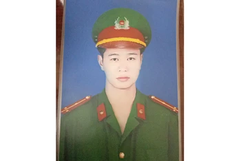 Thượng úy Nguyễn Tuấn Minh đã hy sinh khi làm nhiệm vụ.