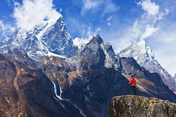 Nepal là “nhà” của tám trong số 14 đỉnh núi cao nhất thế giới. (Ảnh: LonelyPlanet) 