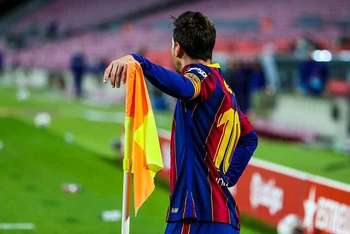 Những ngôi sao như Messi già đi trong sự suy thoái của La Liga. 