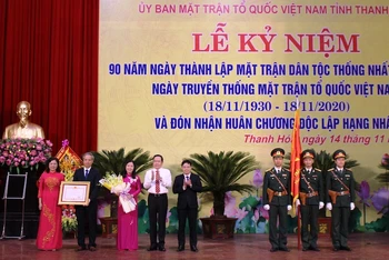 Ủy ban MTTQ tỉnh Thanh Hóa vinh dự đón nhận Huân chương Độc lập hạng Nhất.