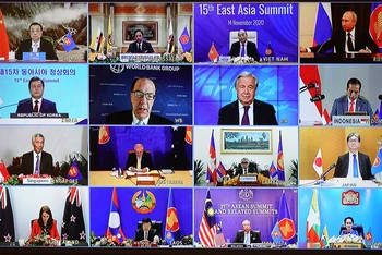 Thủ tướng Chính phủ Nguyễn Xuân Phúc chủ trì Hội nghị cấp cao Đông Á (EAS) trực tuyến. (Ảnh: TRẦN HẢI)