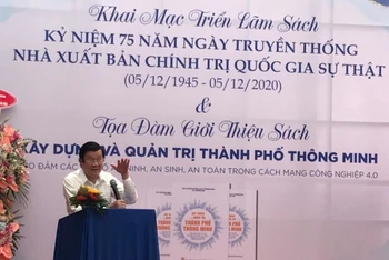 Nguyên Chủ tịch nước Trương Tấn Sang phát biểu tại buổi tọa đàm.