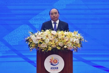 Thủ tướng Nguyễn Xuân Phúc tại Lễ bế mạc Hội nghị cấp cao ASEAN lần thứ 37 và các hội nghị cấp cao liên quan. (Ảnh: TRẦN HẢI)