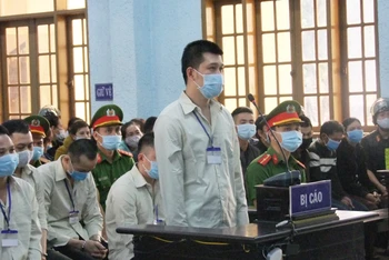 Bị cáo Nguyễn Mạnh Hùng tại phiên tòa.
