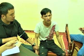 Đối tượng Lê Văn Thành bị bắt giữ tại cơ quan Công an.