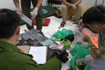 Số lượng lớn ma túy tại nhà của đối tượng Nguyễn Bá Việt thuê.