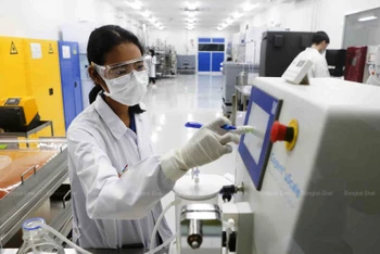 Công ty Siam Bioscience dự kiến sẽ sản xuất vaccine Covid-19 tại Thái-lan từ giữa năm 2021. (Ảnh: Bưu điện Bangkok)