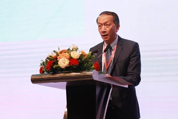 TS Bạch Quốc Khánh, Viện trưởng Viện Huyết học - Truyền máu Trung ương phát biểu tại hội nghị. 