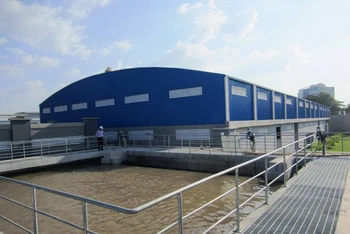 Bể tiếp nhận nước tại Nhà máy nước Thủ Đức 3, quận Thủ Đức, TP Hồ Chí Minh, sử dụng công nghệ xử lý nước hiện đại của châu Âu.