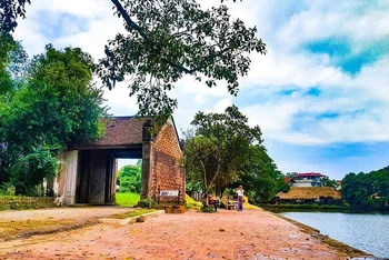 Đường Lâm đến nay vẫn giữ được vẻ đẹp của làng quê Bắc Bộ truyền thống.