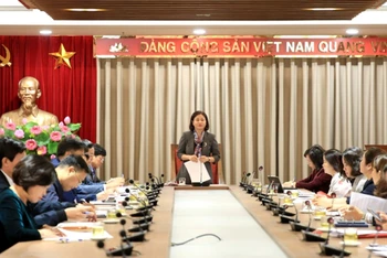 Phó Bí thư Thường trực Thành ủy Hà Nội Nguyễn Thị Tuyến phát biểu tại Hội nghị sáng 30-11.