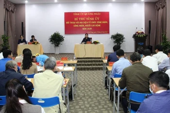 Bí thư Tỉnh ủy Quảng Ngãi Bùi Thị Quỳnh Vân đối thoại với công nhân và người lao động.