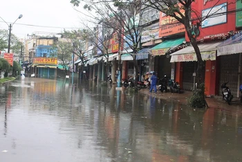 Khu vực chợ Tam Kỳ bị ngập nước.