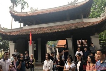 Các doanh nghiệp du lịch tìm hiểu tour du lịch tâm linh ở Hưng Yên.