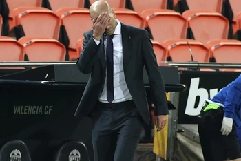 Zidane đang bất lực để đưa Real đi đúng hướng. (Nguồn: Getty Images)
