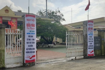 Trụ sở UBND phường Điện Ngọc. 