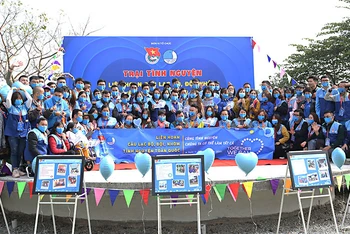 Các "Thủ lĩnh tình nguyện" tiêu biểu của cả nước tại Liên hoan các câu lạc bộ, đội, nhóm tình nguyện toàn quốc lần thứ hai. 