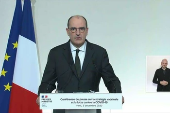 Thủ tướng Pháp Jean Castex yêu cầu người dân duy trì các biện pháp rào cản chống dịch trong những tuần tới, nhất là dịp lễ cuối năm. (Ảnh: BFMTV)