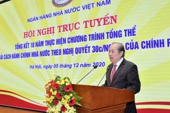 Đồng chí Trương Hòa Bình, Ủy viên Bộ Chính trị, Phó Thủ tướng Thường trực Chính phủ, Trưởng Ban Chỉ đạo CCHC của Chính phủ dự và phát biểu chỉ đạo tại Hội nghị.