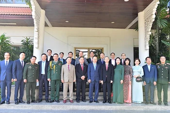 Đại sứ quán Việt Nam tại Thái Lan chúc mừng Quốc khánh Lào.